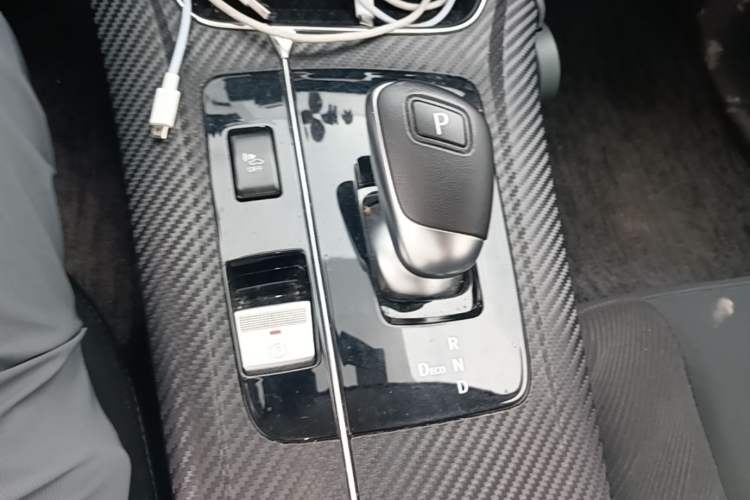 Used Venucia D60EV 2023 PLUS Comfort Edition RJ Model Gear Lever