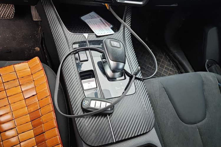Used Venucia D60EV 2023 PLUS Comfort Edition RJ Model Gear Lever