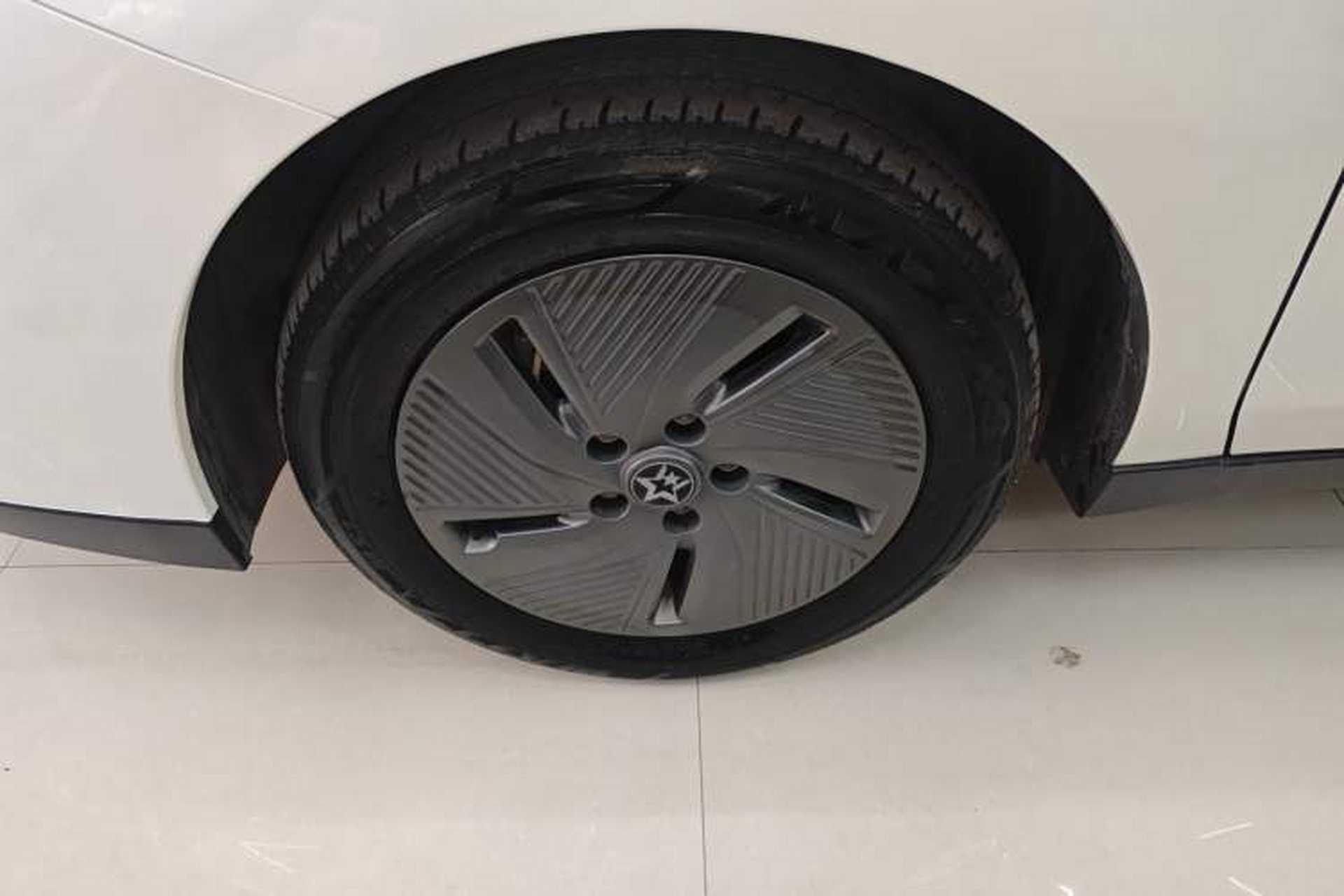 Used Venucia D60EV 2023 PLUS Comfort Edition CI Model Left Front Wheel Hub