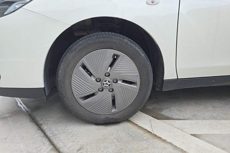 Used Venucia D60EV 2023 PLUS Comfort Edition RJ Model Left Front Wheel Hub