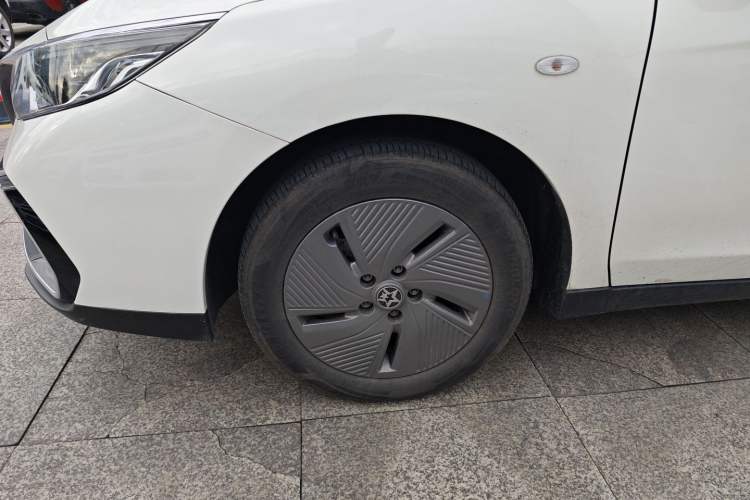 Used Venucia D60EV 2023 PLUS Smart Drive Version CI Model Left Front Wheel Hub