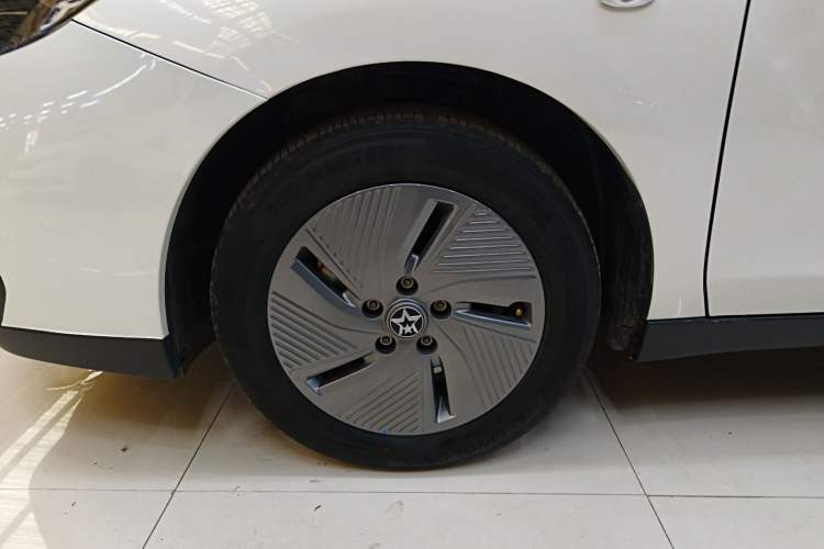 Used Venucia D60EV 2023 PLUS Comfort Edition CI Model Left Front Wheel Hub