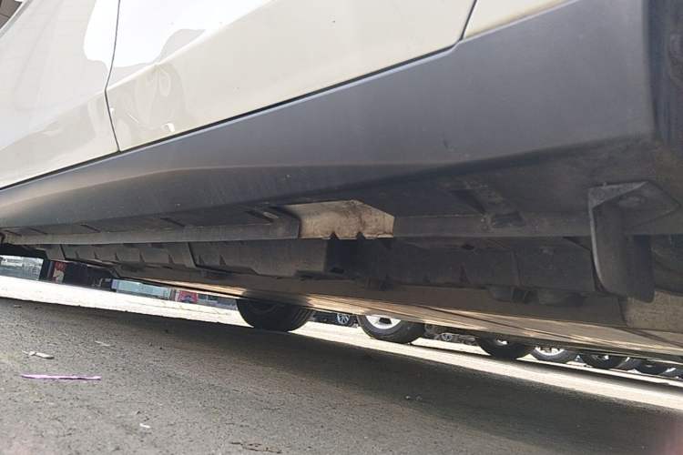 Used Venucia D60EV 2023 PLUS Comfort Edition CI Model Left Side Sill