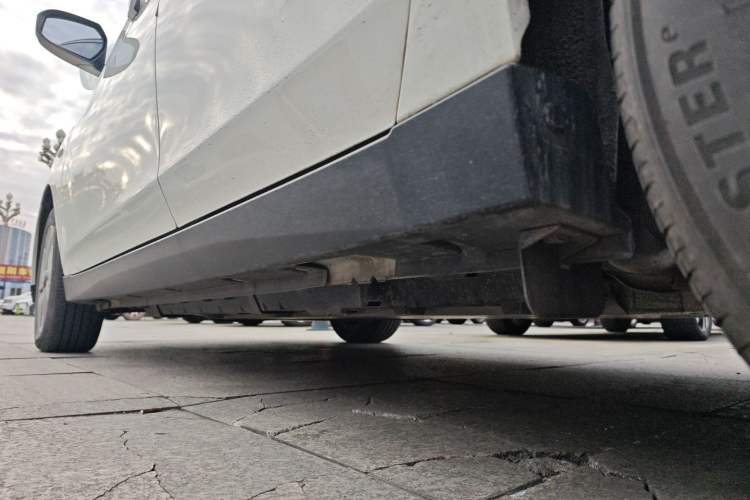 Used Venucia D60EV 2023 PLUS Smart Drive Version CI Model Left Side Sill