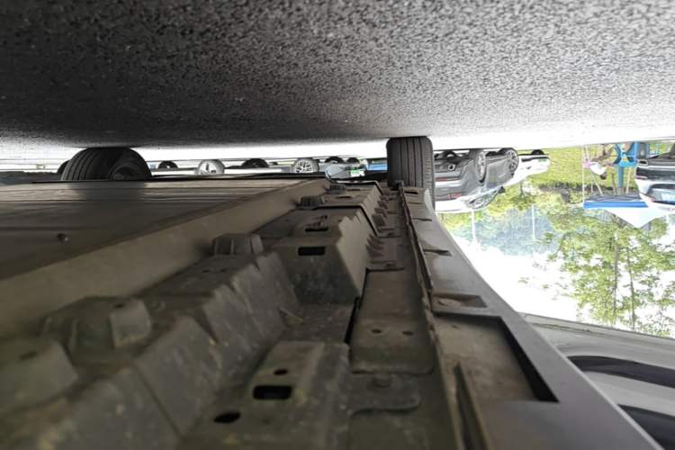 Used Venucia D60EV 2023 PLUS Comfort Edition SI Model Left Side Sill
