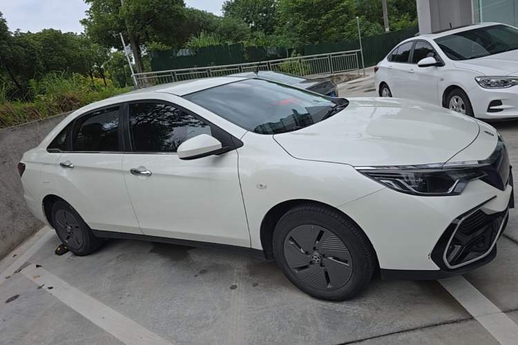 Used Venucia D60EV 2023 PLUS Comfort Edition RJ Model Rear Right 45 Deg