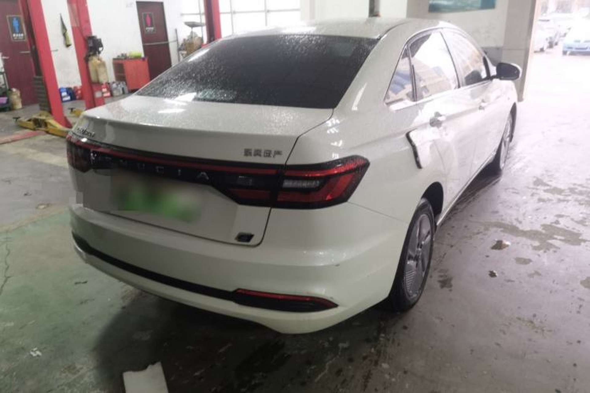 Used Venucia D60EV 2023 PLUS Comfort Edition RI Type Rear Right 45 Deg