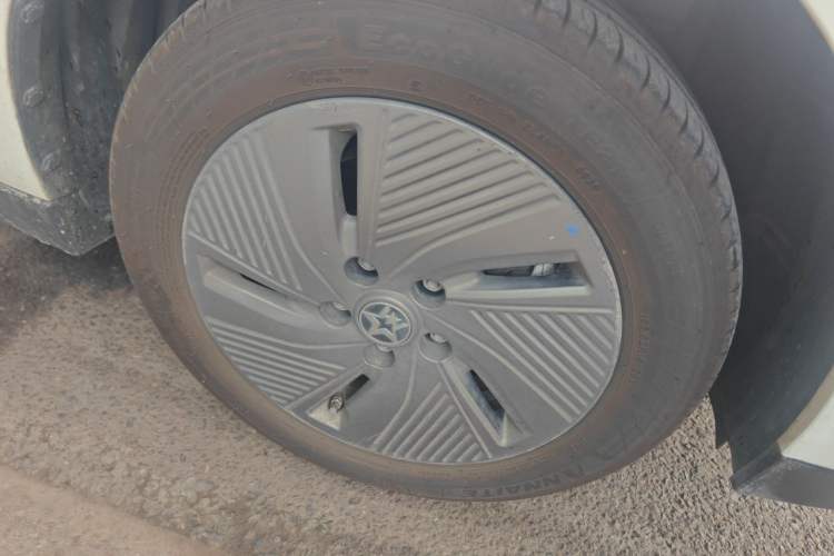 Used Venucia D60EV 2023 PLUS Comfort Edition RJ Model Right Front Wheel Hub
