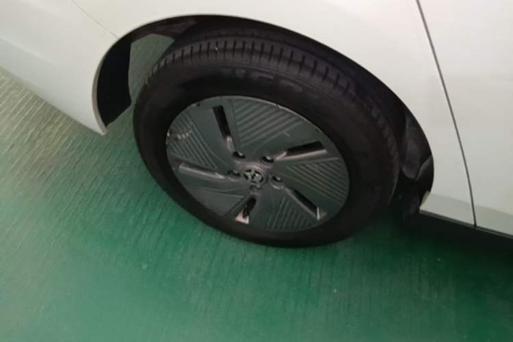 Used Venucia D60EV 2023 PLUS Comfort Edition SI Model Right Rear Wheel Hub