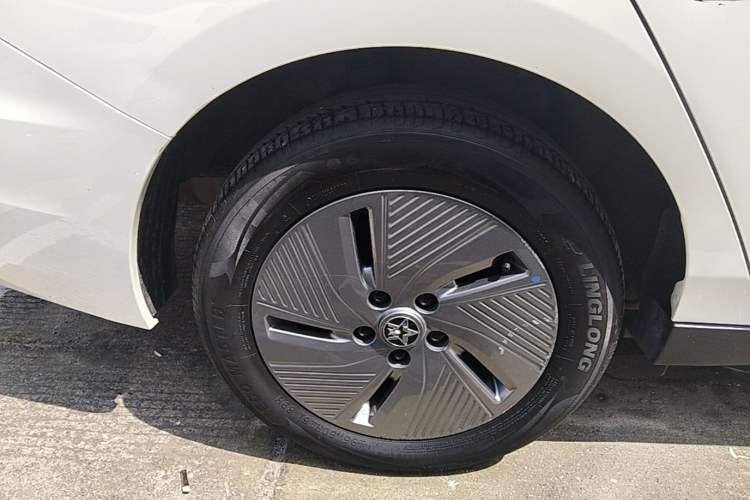 Used Venucia D60EV 2023 PLUS Comfort Edition CI Model Right Rear Wheel Hub