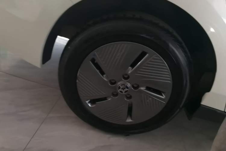 Used Venucia D60EV 2023 PLUS Comfort Edition RJ Model Right Rear Wheel Hub
