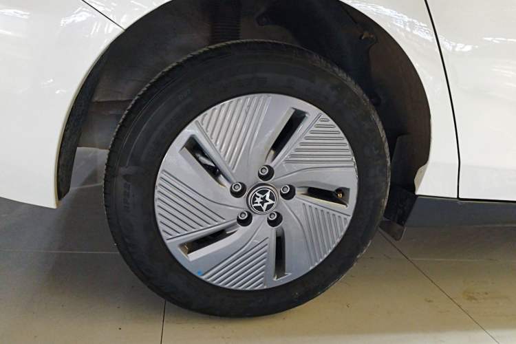 Used Venucia D60EV 2023 PLUS Comfort Edition CI Model Right Rear Wheel Hub