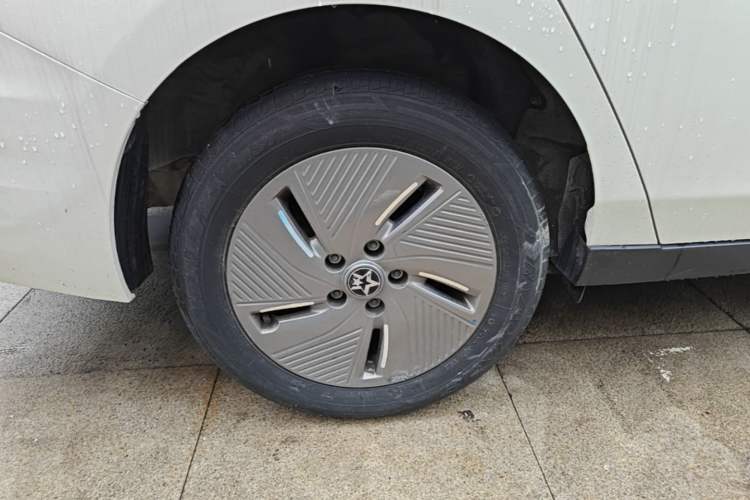 Used Venucia D60EV 2023 PLUS Comfort Edition SI Model Right Rear Wheel Hub