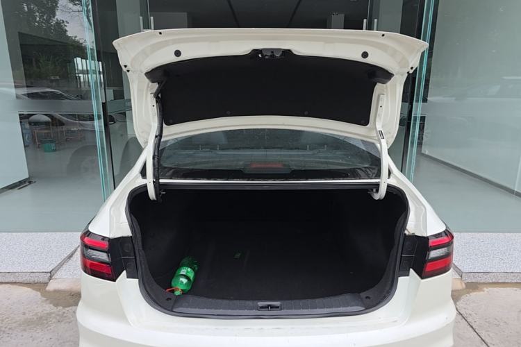 Used Venucia D60EV 2023 PLUS Comfort Edition RJ Model Trunk