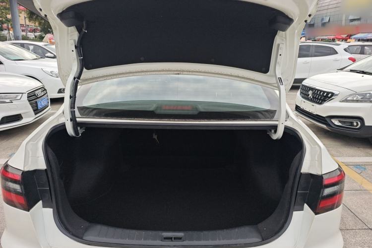 Used Venucia D60EV 2023 PLUS Smart Drive Version CI Model Trunk