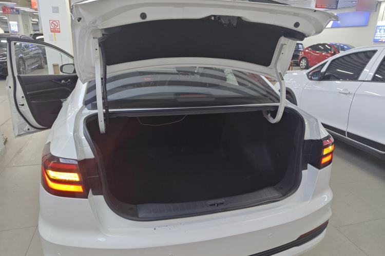 Used Venucia D60EV 2023 PLUS Comfort Edition RJ Model Trunk
