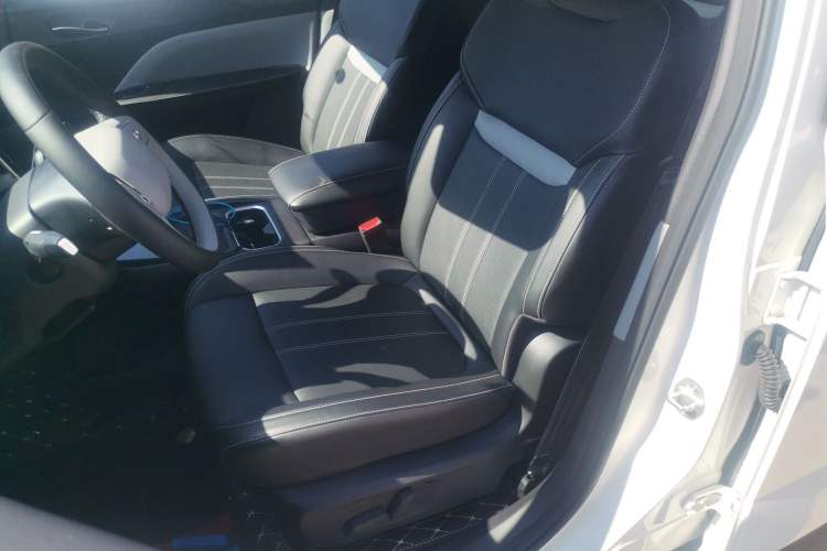 Used Venucia VX6 2025 Large Flat-Layout 520 Pro Left Front Seat
