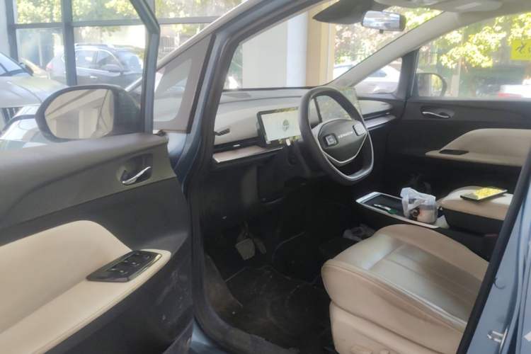 Used Venucia VX6 2023 520 Max Driver Seat