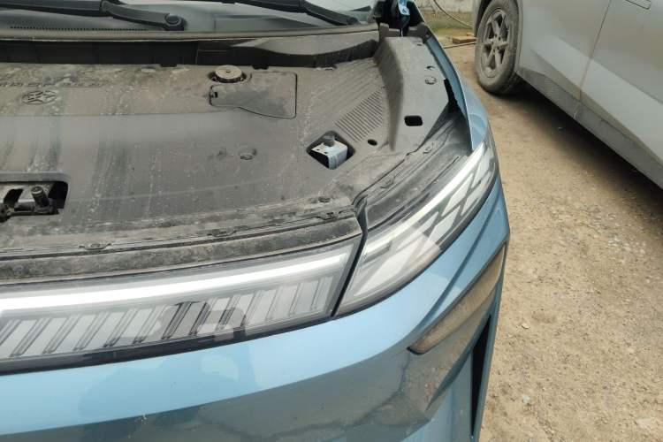 Used Venucia VX6 2023 520 Max Engine Bay Left