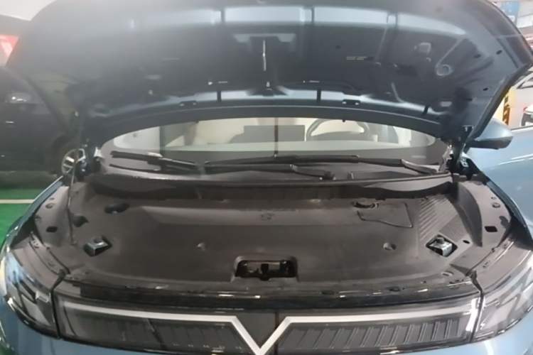 Used Venucia VX6 2023 520 Max Engine Bay