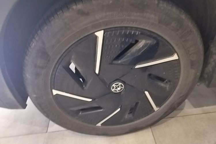 Used Venucia VX6 2023 520 Max Exterior 5
