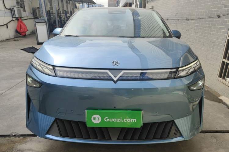 Used Venucia VX6 2023 520 Max Front