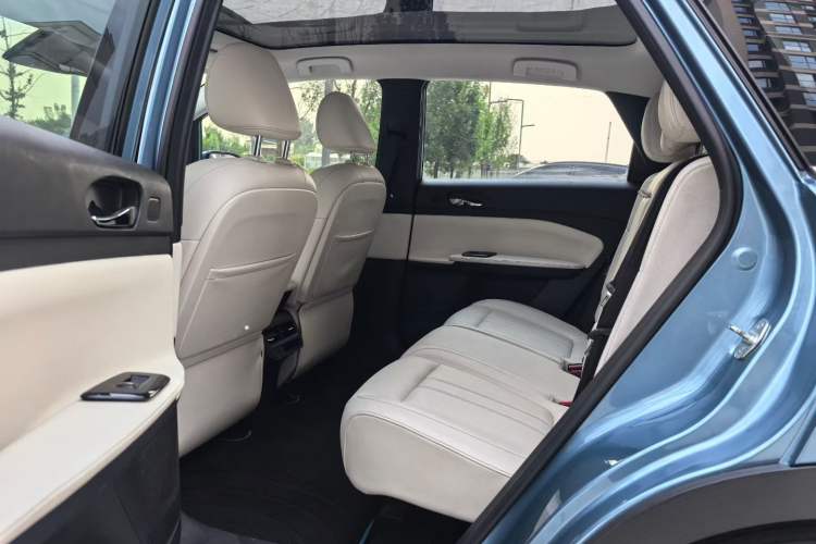 Used Venucia VX6 2023 520 Max Interior 3