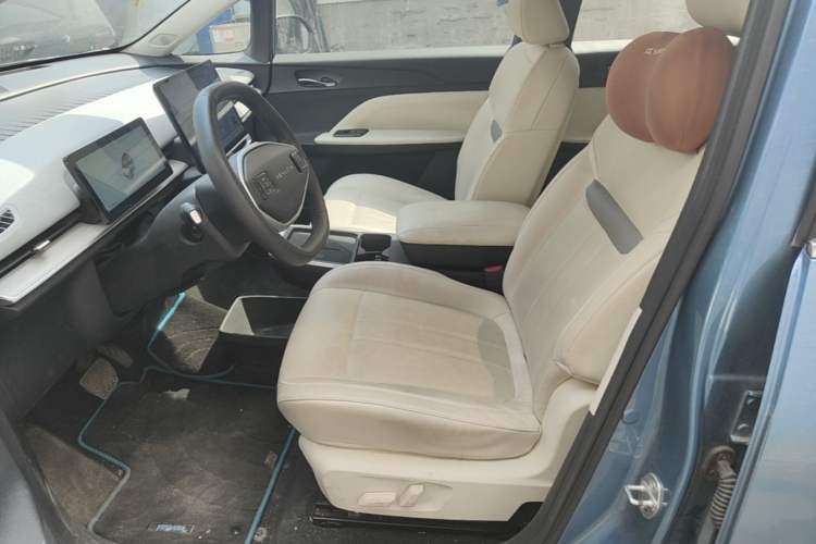 Used Venucia VX6 2023 520 Max Left Front Seat