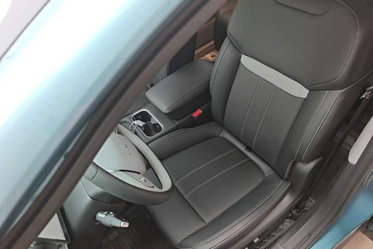 Used Venucia VX6 2023 520 Pro Left Front Seat