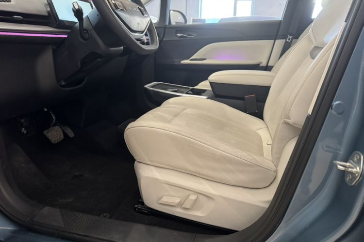 Used Venucia VX6 2023 520 Max Left Front Seat