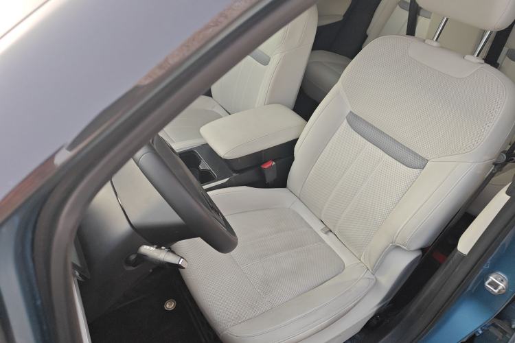 Used Venucia VX6 2023 520 Max Left Front Seat