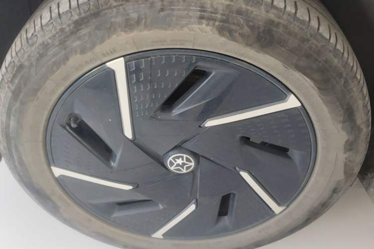 Used Venucia VX6 2023 520 Max Left Front Wheel Hub