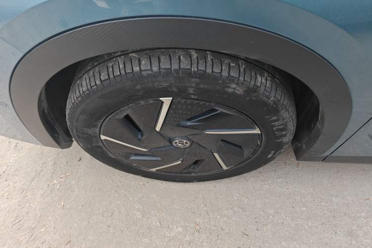 Used Venucia VX6 2023 520 Max Left Front Wheel Hub