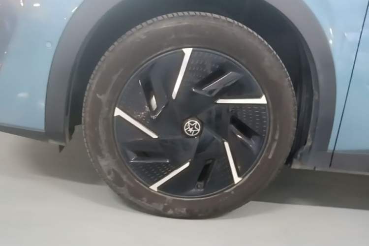 Used Venucia VX6 2023 520 Max Left Front Wheel Hub