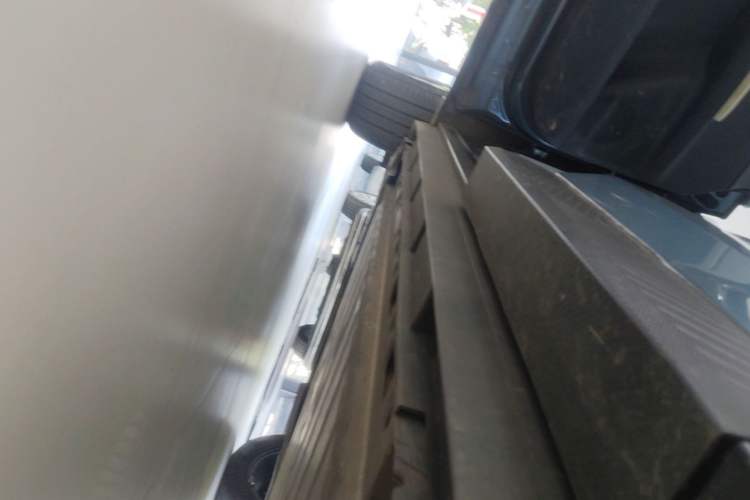 Used Venucia VX6 2023 520 Max Left Side Sill