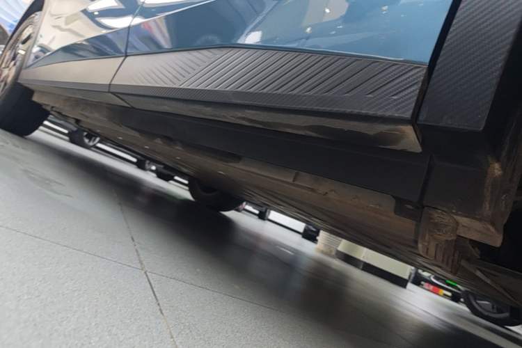 Used Venucia VX6 2023 520 Max Left Side Sill