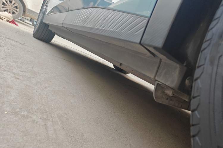 Used Venucia VX6 2023 520 Max Left Side Sill