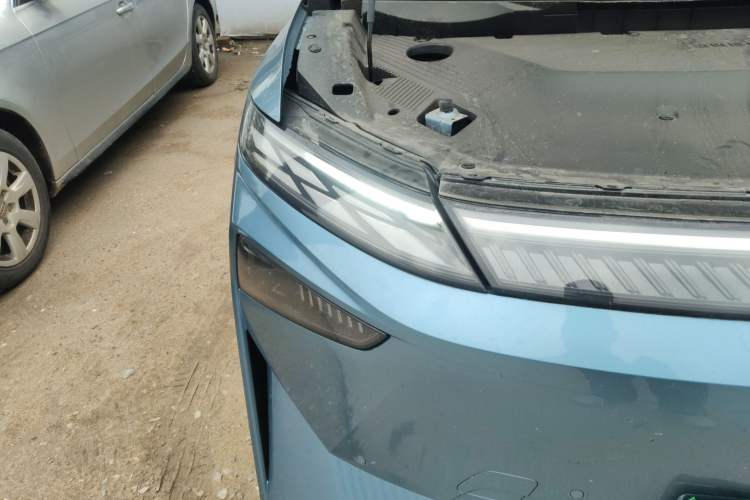 Used Venucia VX6 2023 520 Max Right Front Headlight