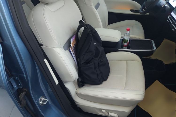 Used Venucia VX6 2023 520 Max Right Front Seat