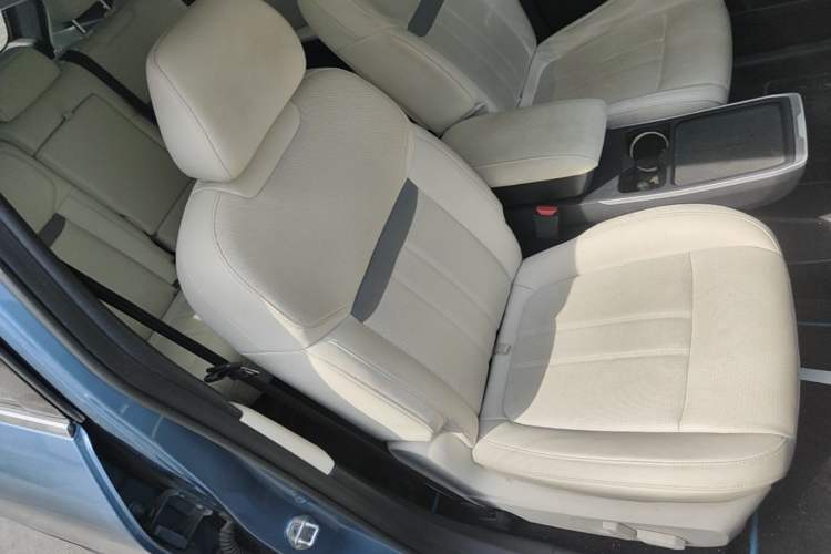 Used Venucia VX6 2023 520 Max Right Front Seat