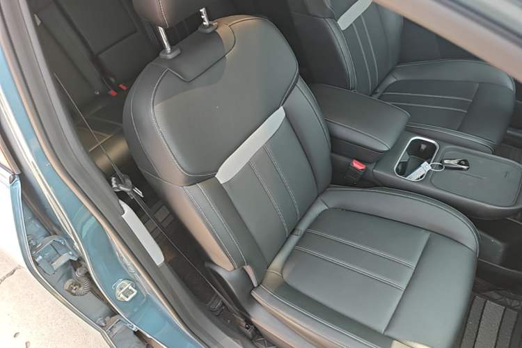 Used Venucia VX6 2023 520 Pro Right Front Seat