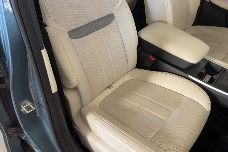 Used Venucia VX6 2023 520 Max Right Front Seat