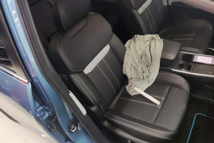 Used Venucia VX6 2023 520 Pro Right Front Seat