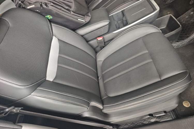 Used Venucia VX6 2023 520 Max Right Front Seat