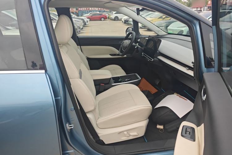 Used Venucia VX6 2023 520 Max Right Front Seat