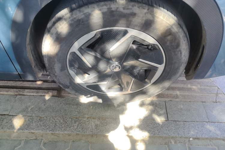 Used Venucia VX6 2023 520 Pro Right Front Wheel Hub