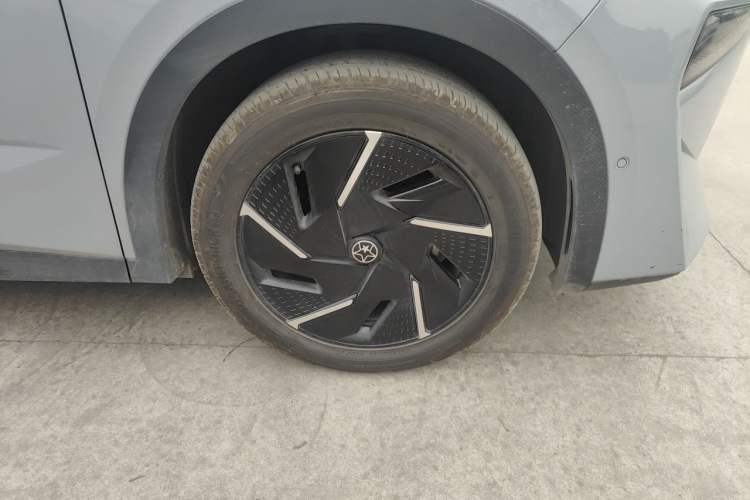 Used Venucia VX6 2023 520 Max Right Front Wheel Hub