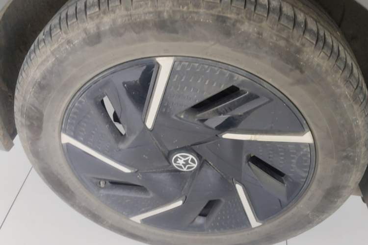 Used Venucia VX6 2023 520 Max Right Rear Wheel Hub