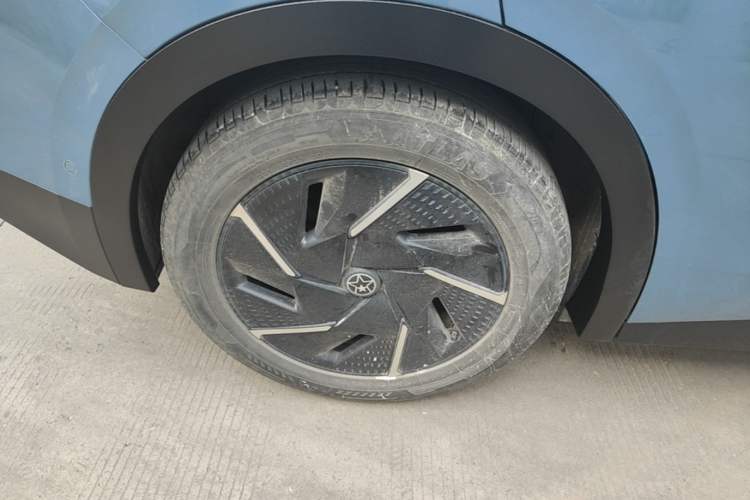 Used Venucia VX6 2023 520 Max Right Rear Wheel Hub