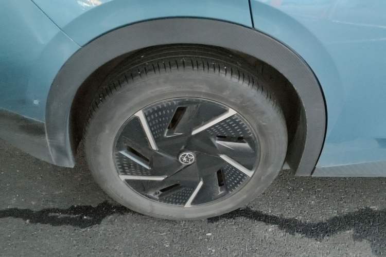 Used Venucia VX6 2023 520 Max Right Rear Wheel Hub